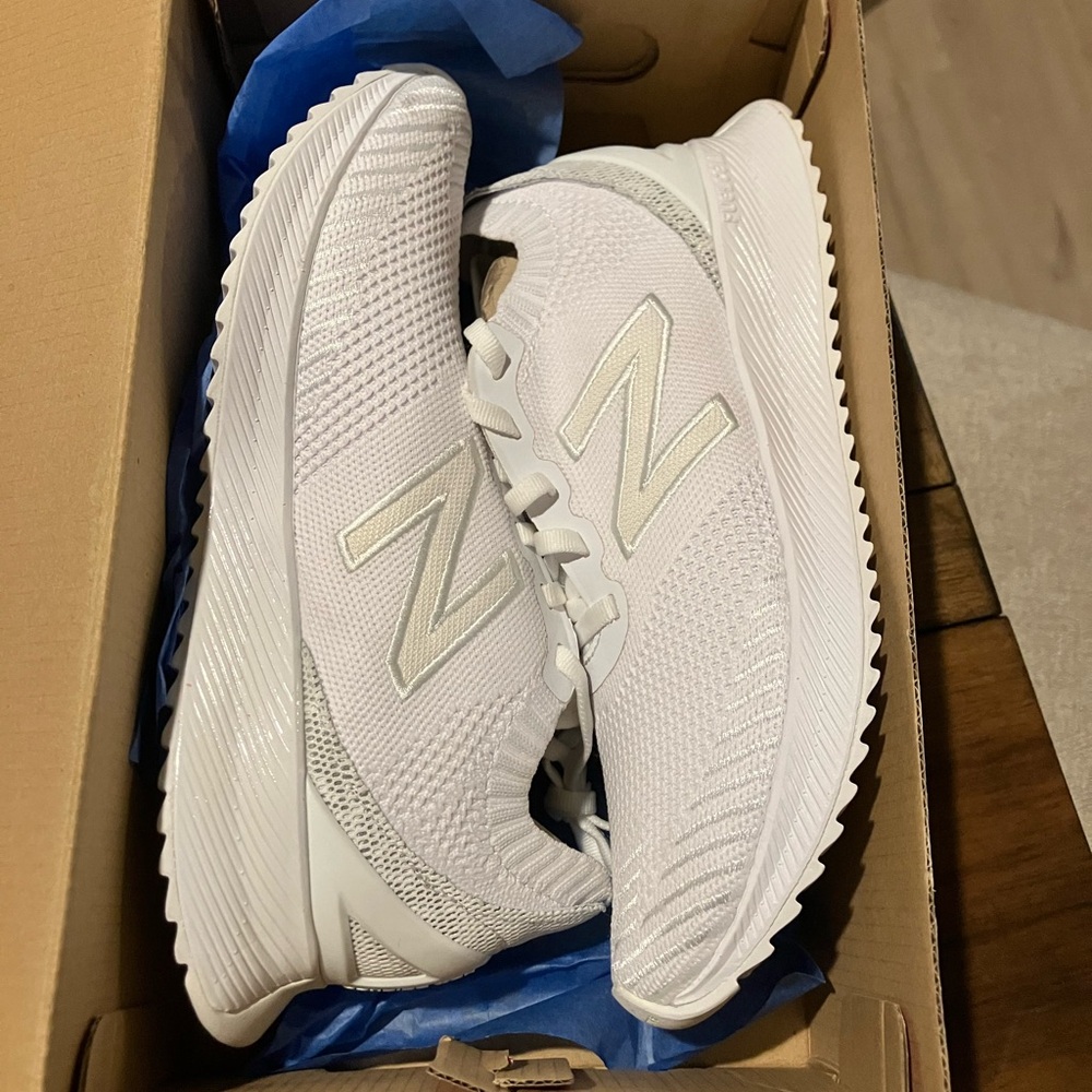 New Balance FuelCell - Picture 2 of 4